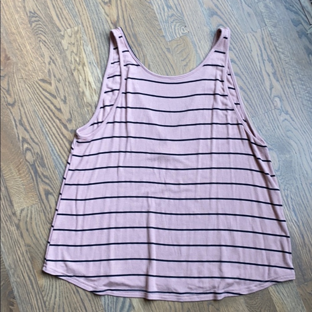 Billabong Tank with V in back, size small